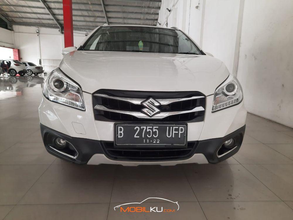 Mobil Suzuki SX4 2017