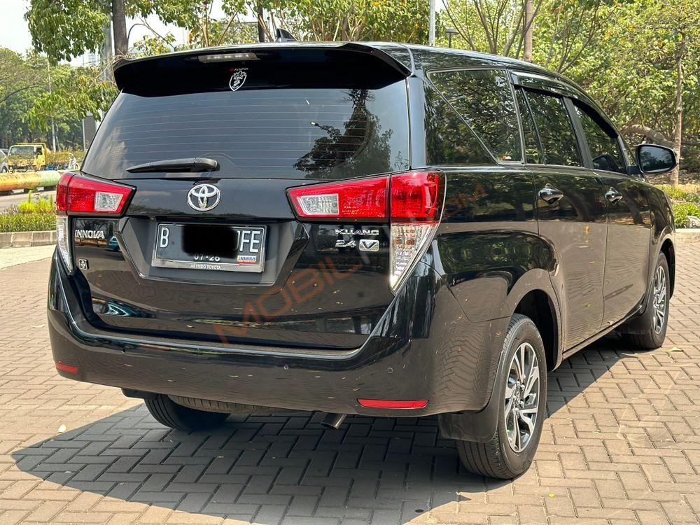 Mobil Toyota Kijang Innova 2021