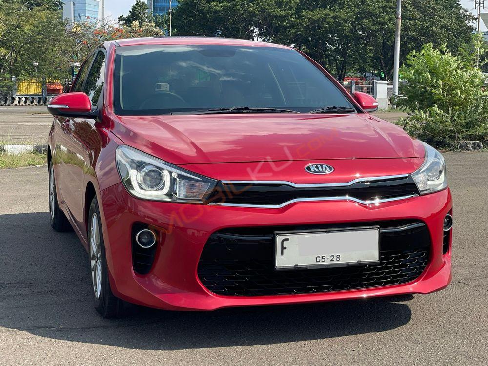 Mobil Kia Rio 2017