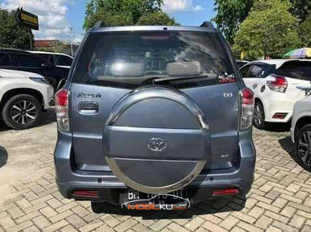 Mobil Toyota Rush 2012