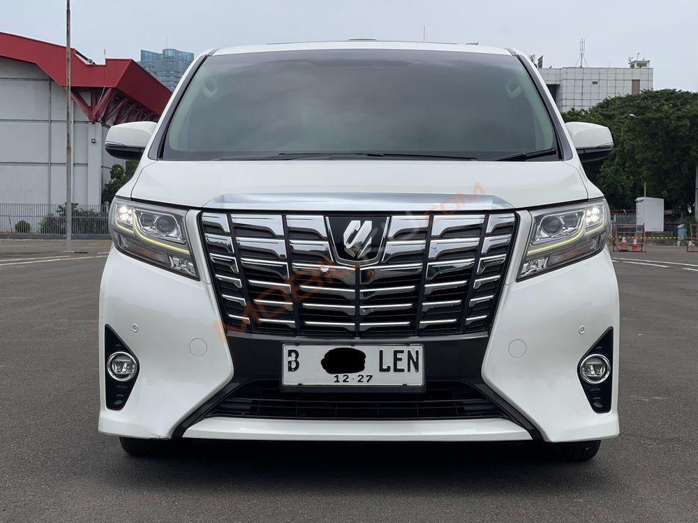 Mobil Toyota Alphard 2017