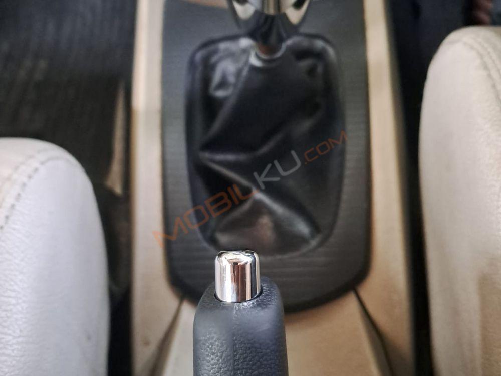 Mobil Daihatsu Xenia 2014