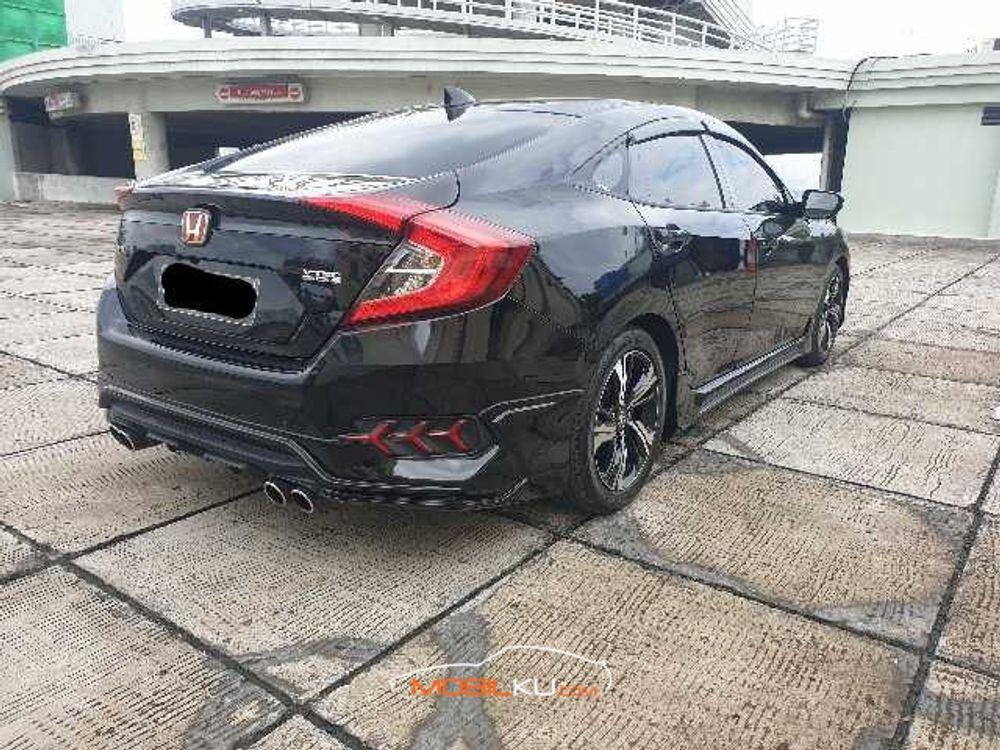 Mobil Honda Civic Sedan 2017