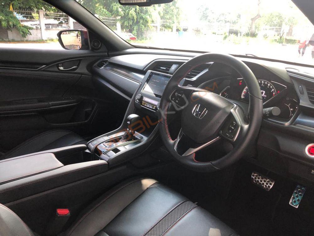 Mobil Honda Civic Hatchback 2021