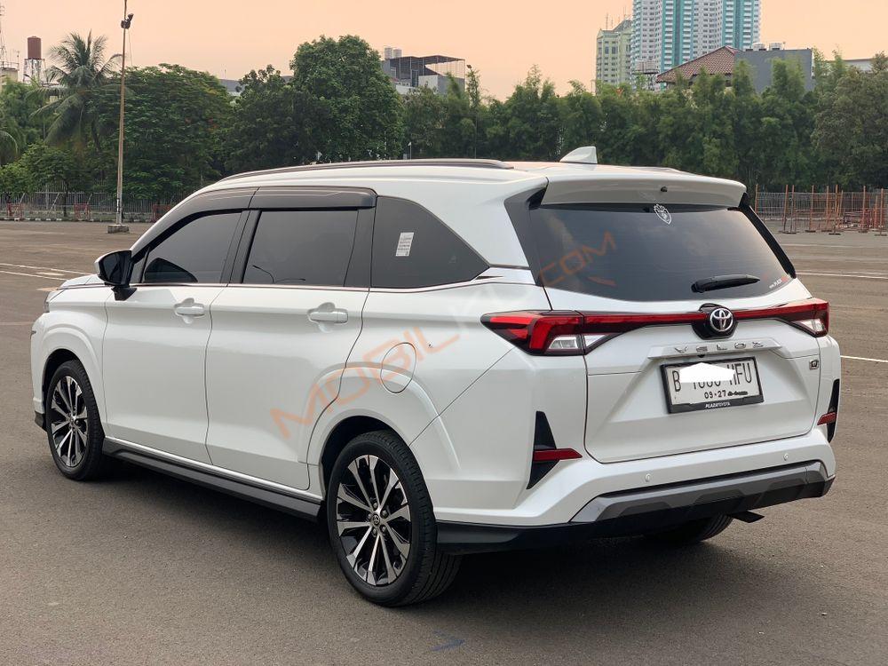 Mobil Toyota Veloz 2022