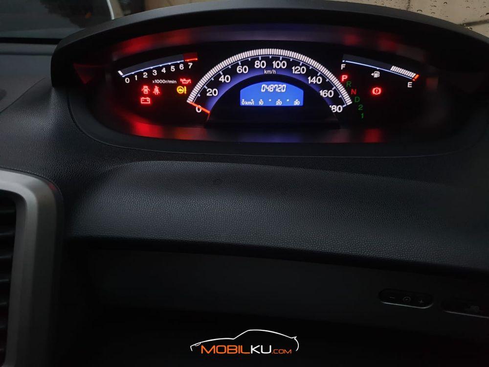 Mobil Honda Freed 2015