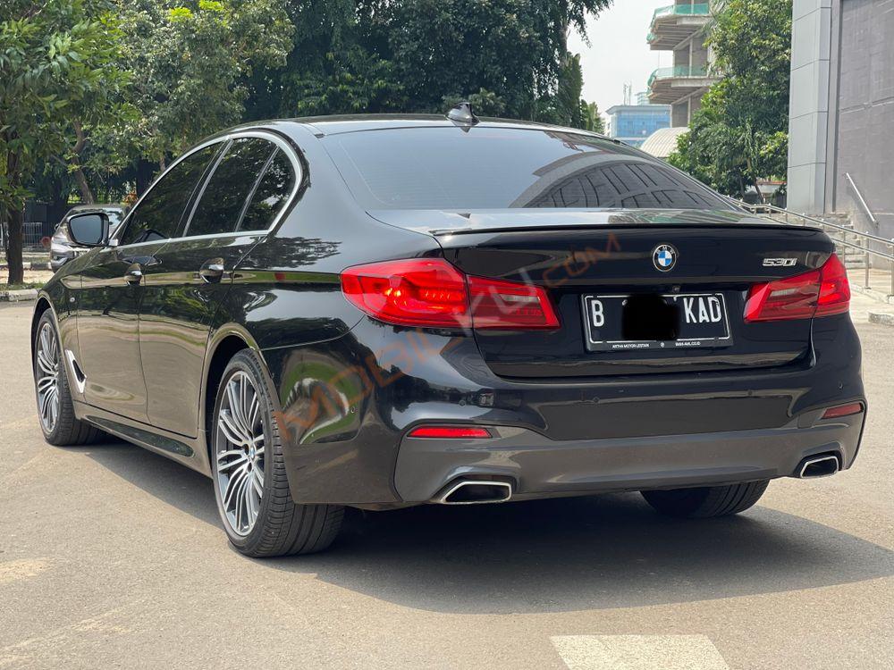 Mobil BMW 5 Series 2020