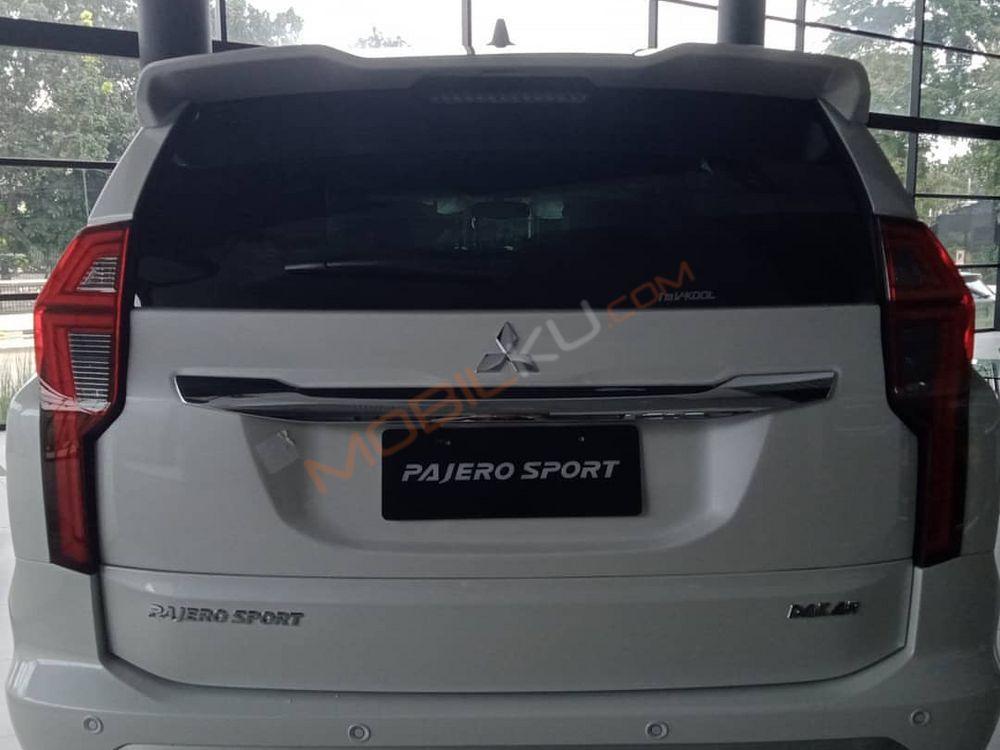 Mobil Mitsubishi Pajero Sport 2022