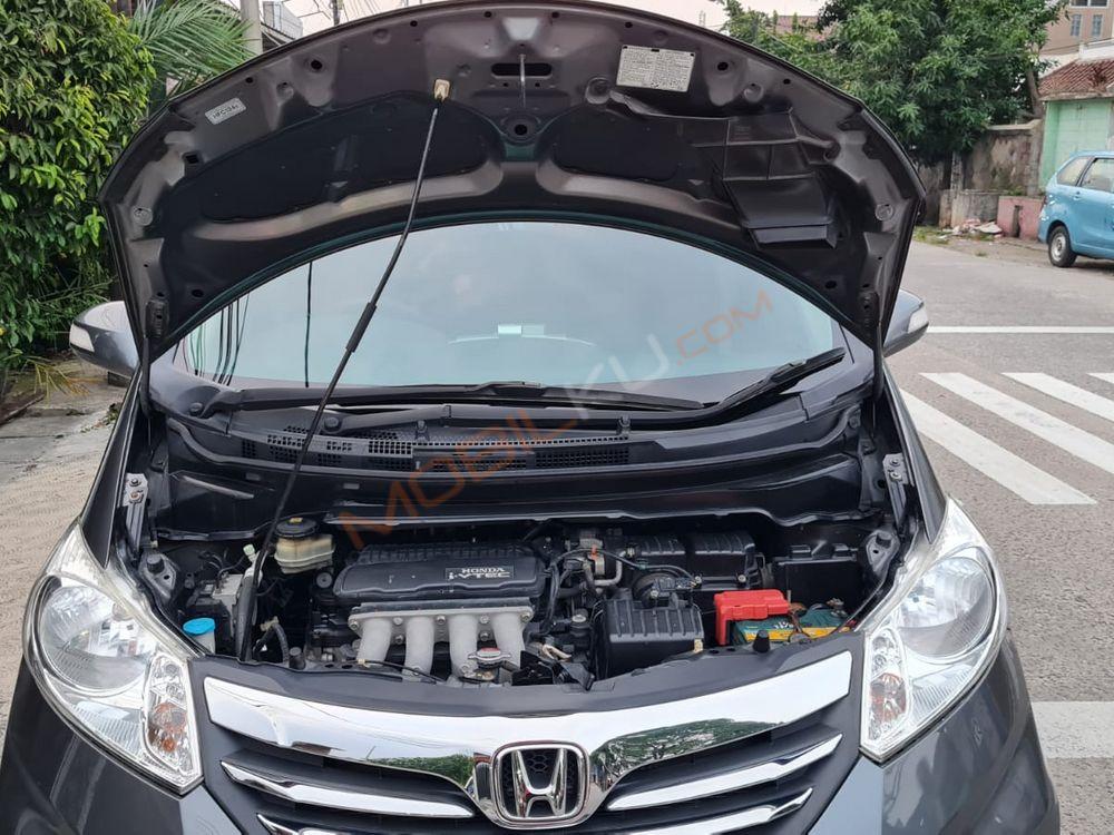 Mobil Honda Freed 2014