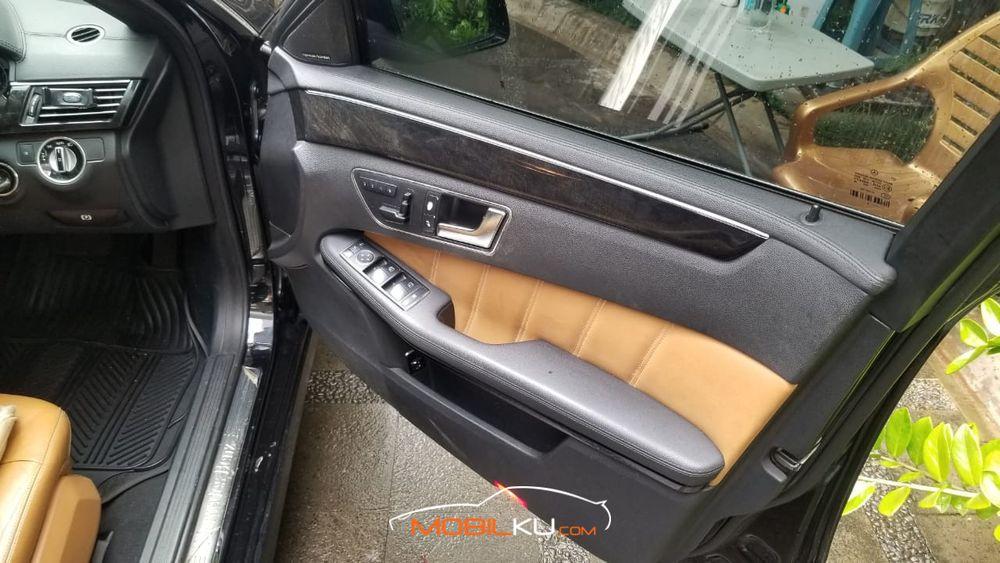 Mobil Mercedes-Benz E-Class 2012