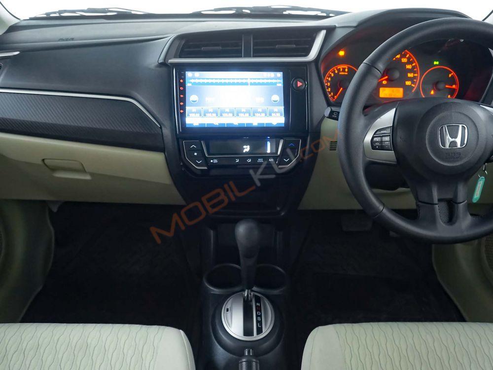 Mobil Honda Brio 2018