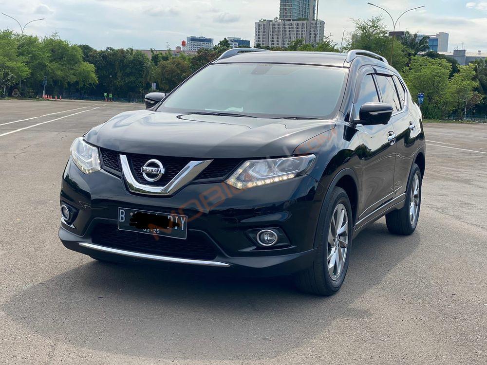 Mobil Nissan X-Trail 2015