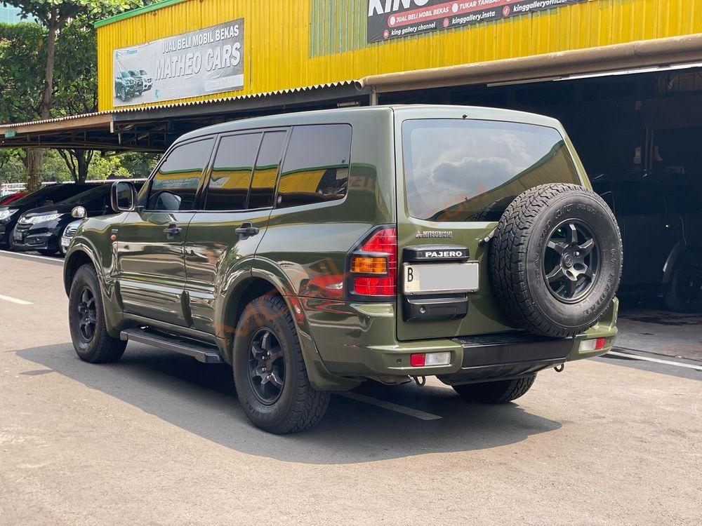 Mobil Mitsubishi Pajero 2001