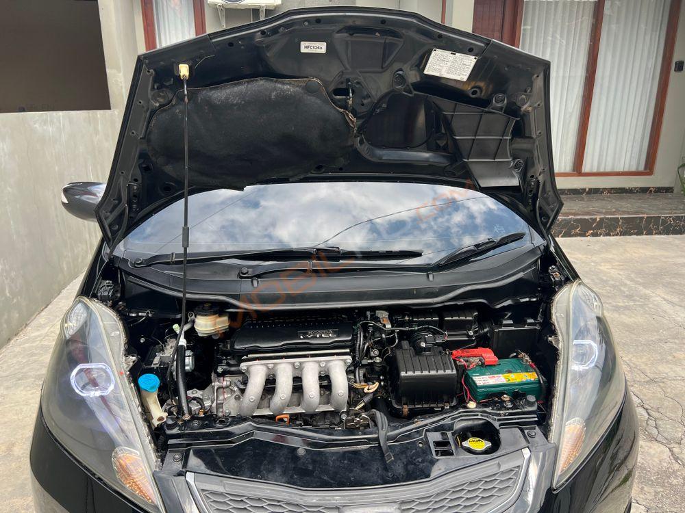 Mobil Honda Jazz 2010