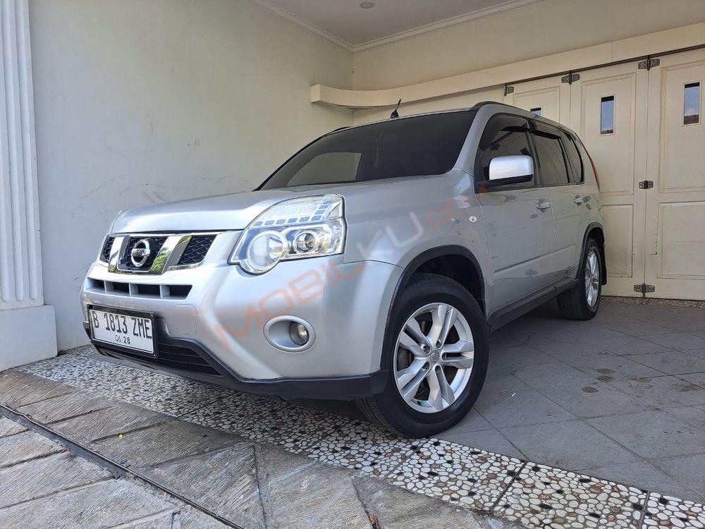 Mobil Nissan X-Trail 2012