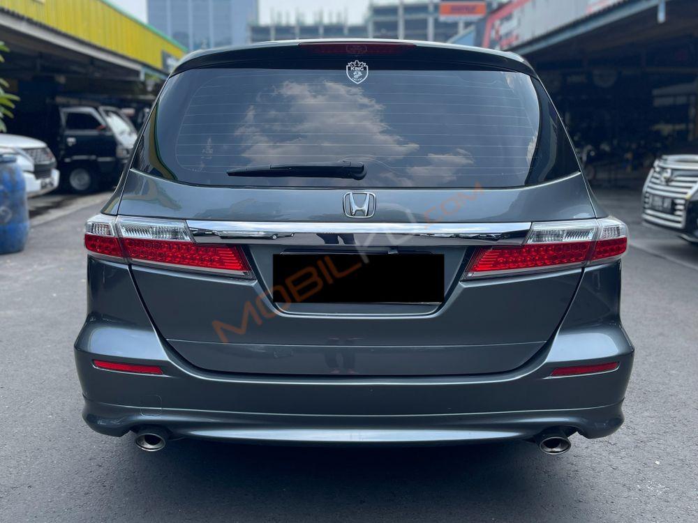 Mobil Honda Odyssey 2012