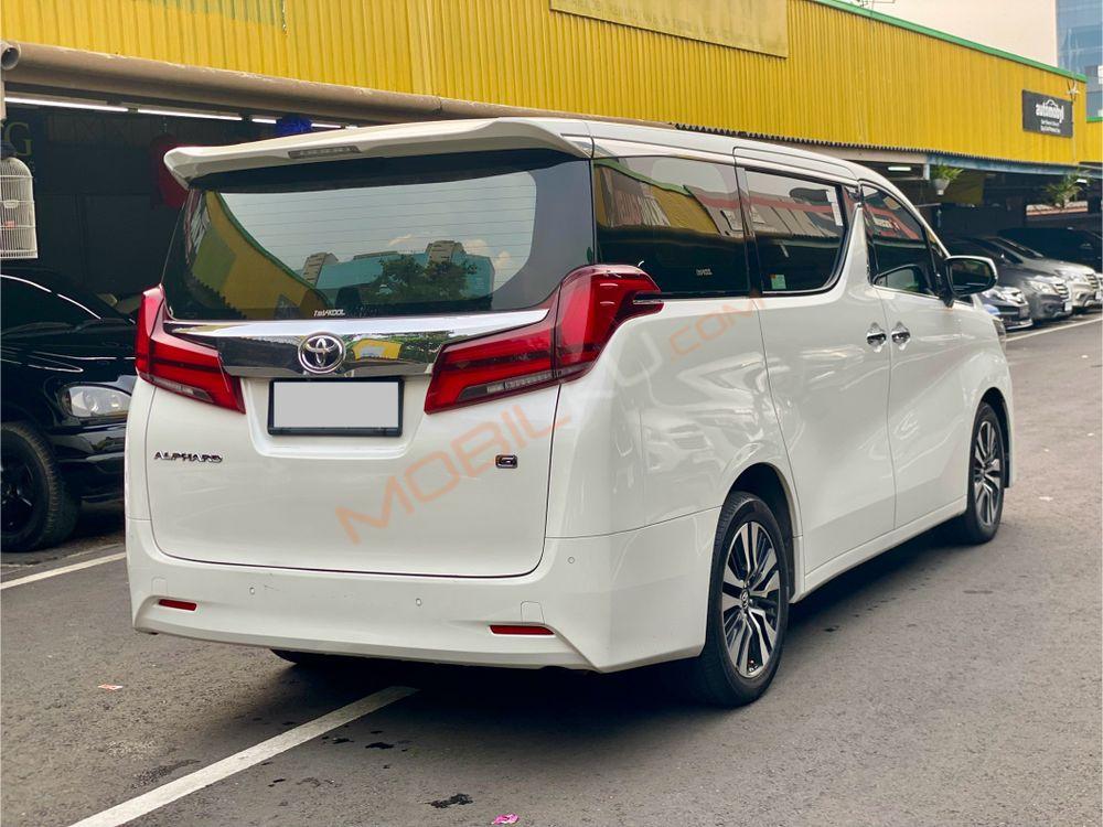 Mobil Toyota Alphard 2020