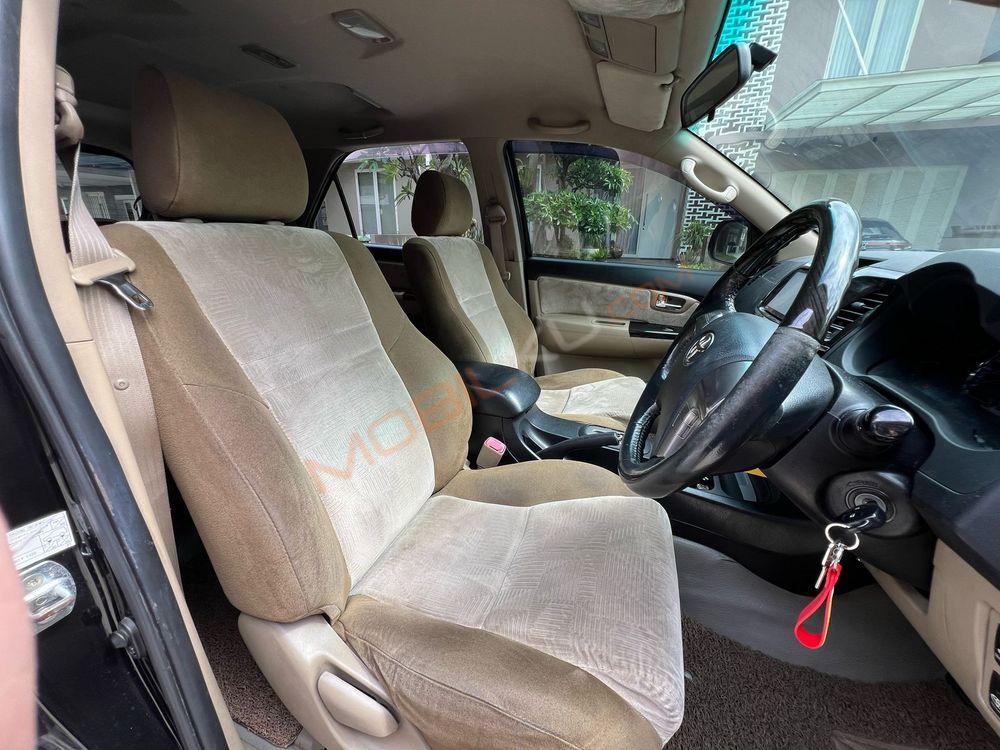 Mobil Toyota Fortuner 2011