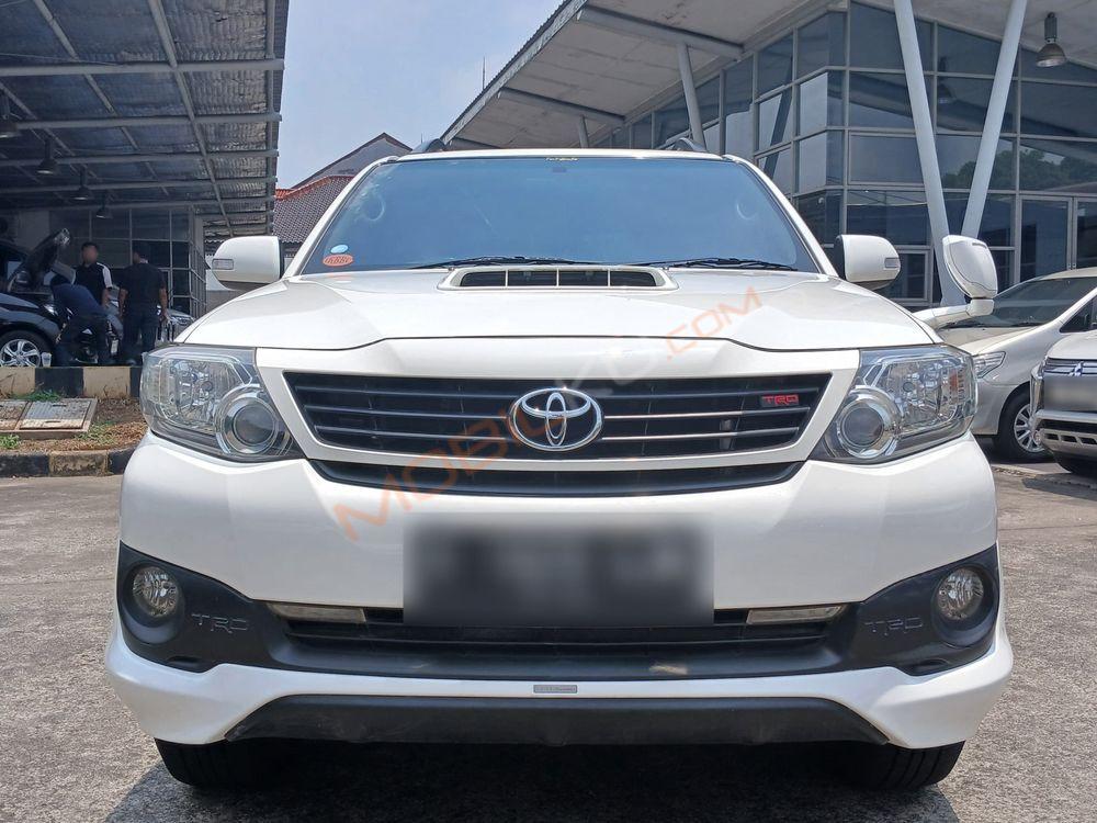 Mobil Toyota Fortuner 2015