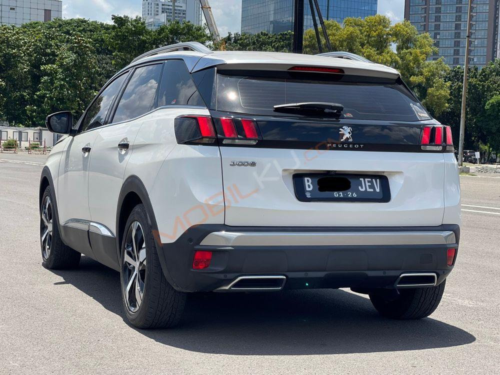 Mobil Peugeot 3008 2020