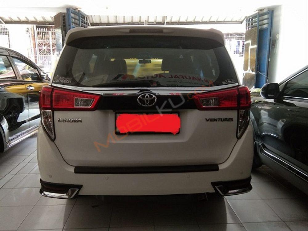 Mobil Toyota Kijang Innova 2017