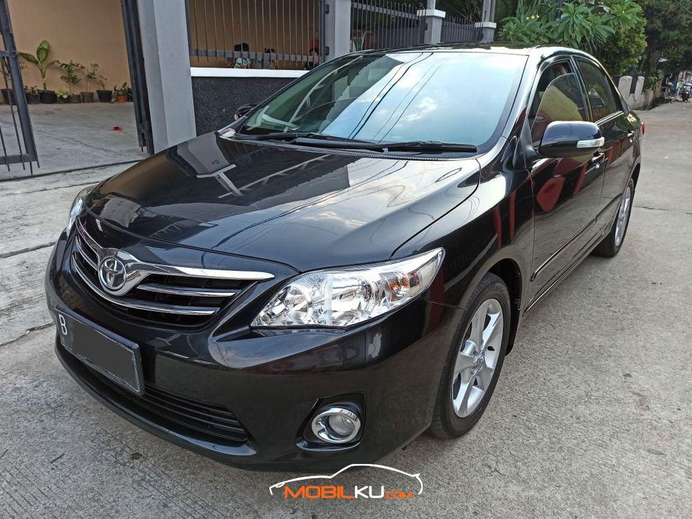 Mobil Toyota Corolla 2012