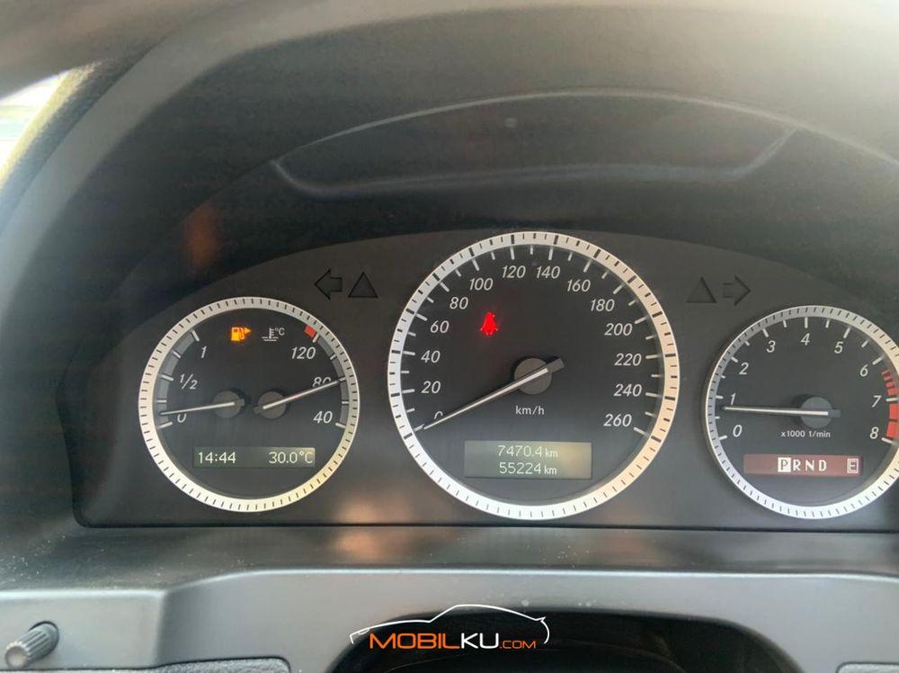 Mobil Mercedes-Benz C-Class 2011