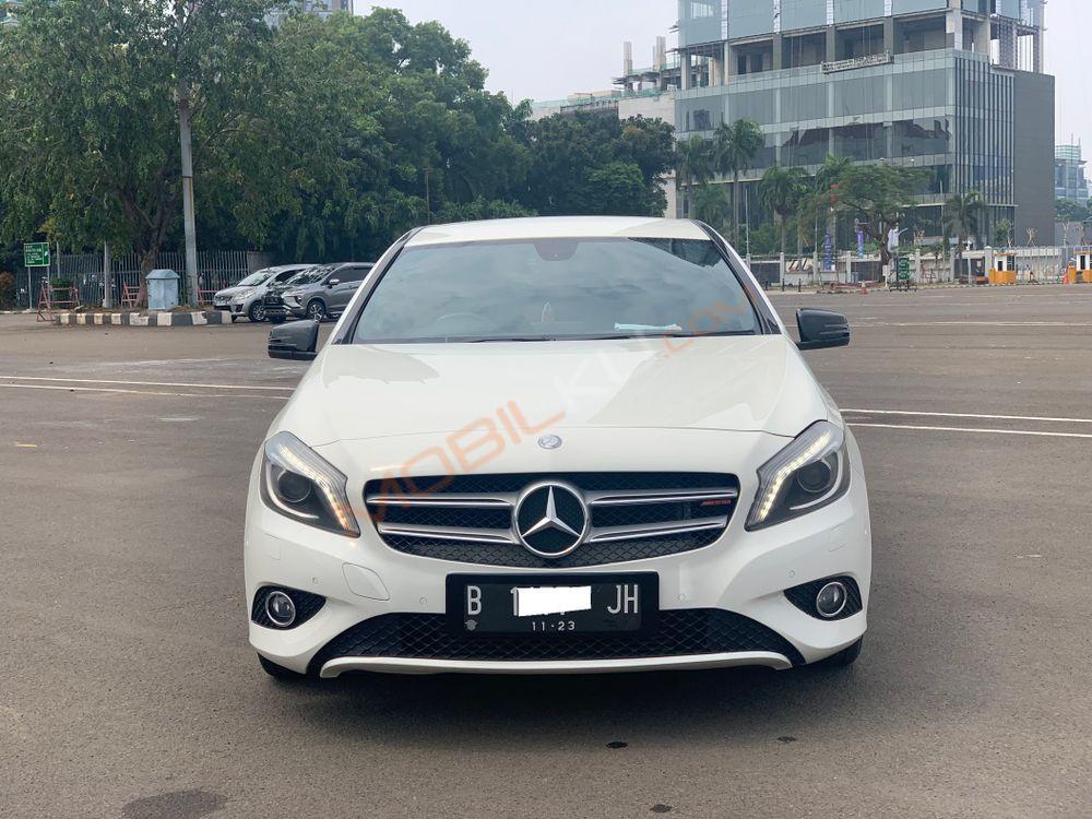 Mobil Mercedes-Benz A-Class 2013