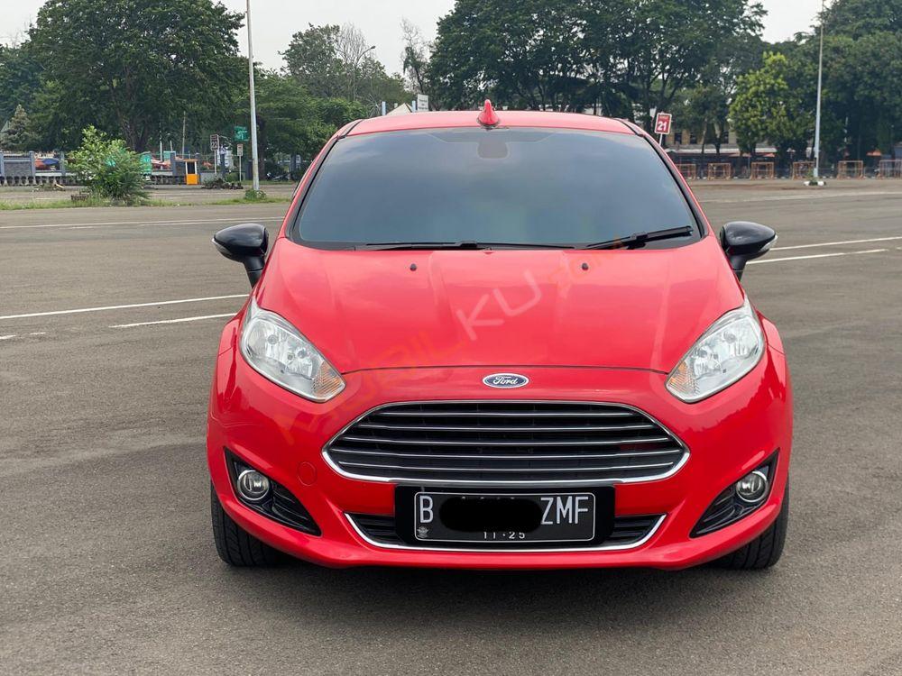 Mobil Ford Fiesta 2013