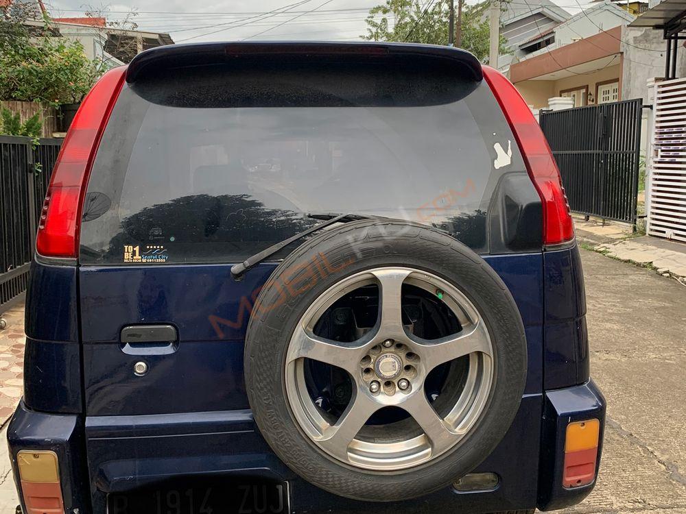 Mobil Daihatsu Taruna 2003