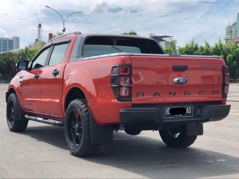 Mobil Ford Ranger 2014