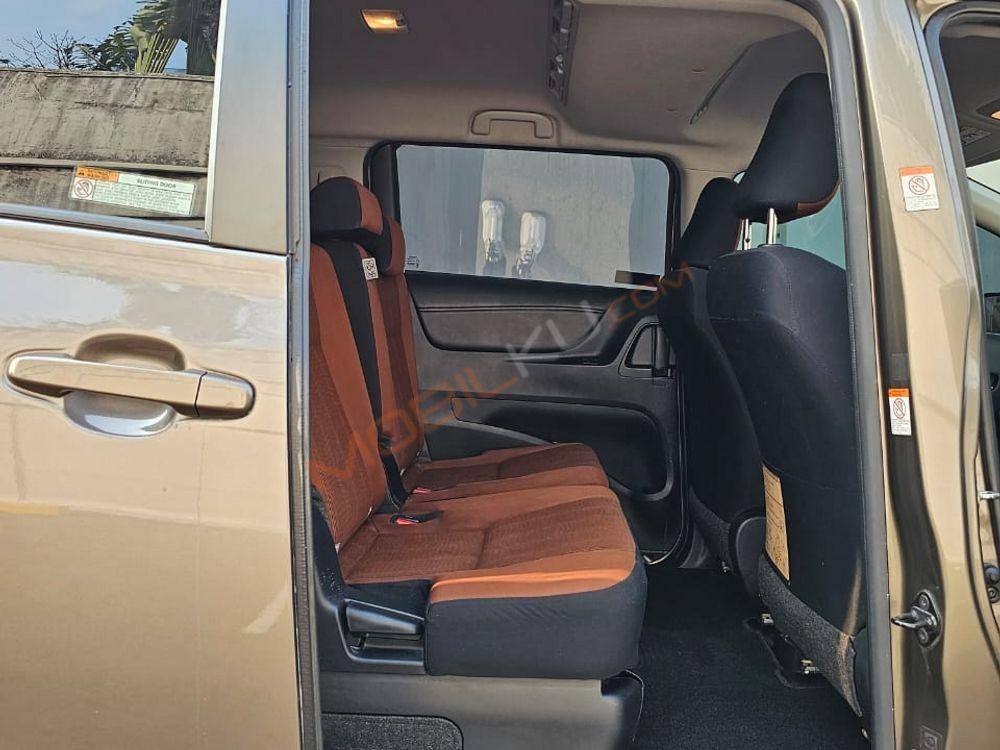 Mobil Toyota Sienta 2021