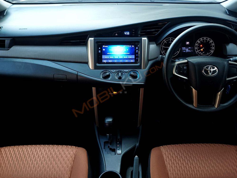 Mobil Toyota Kijang Innova 2020