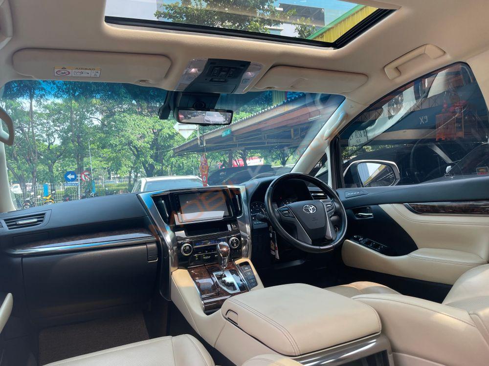 Mobil Toyota Alphard 2020