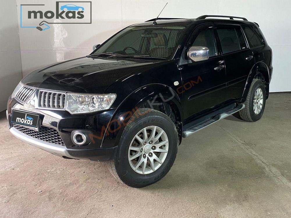 Mobil Mitsubishi Pajero Sport 2010