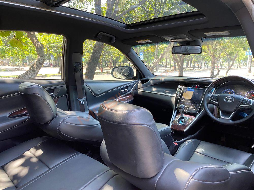 Mobil Toyota Harrier 2014