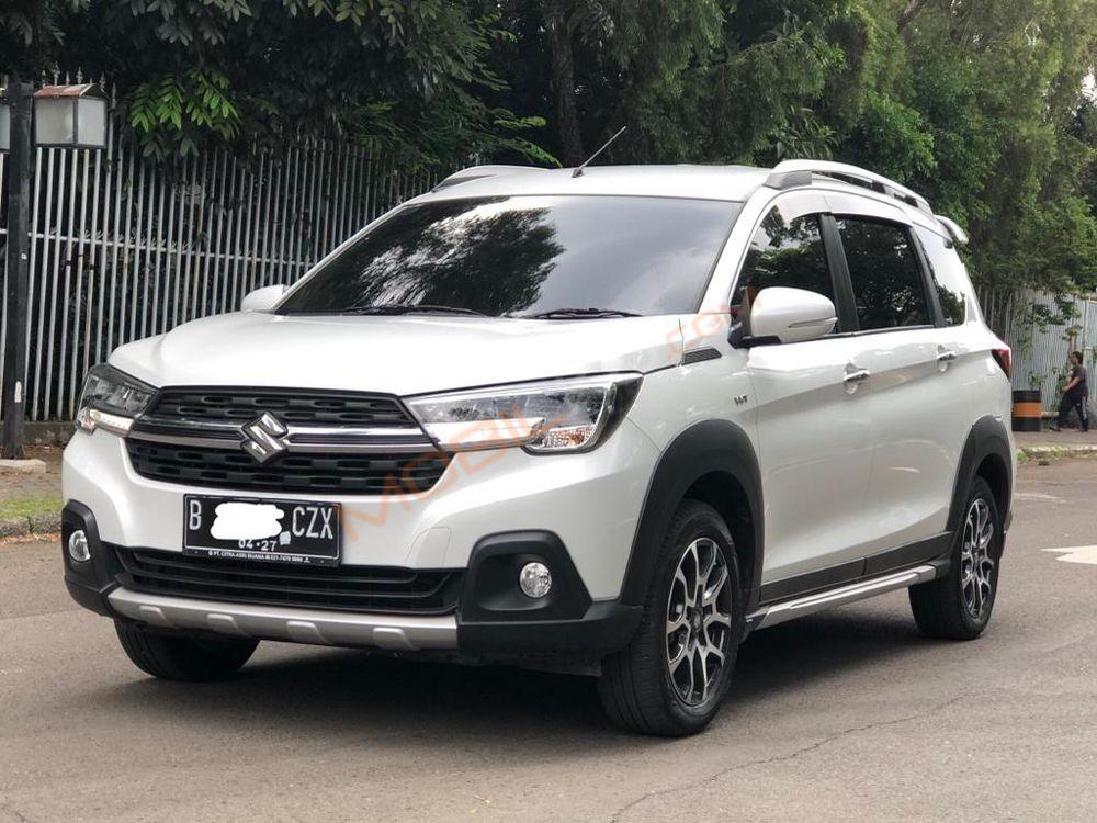 Mobil Suzuki XL7 2022