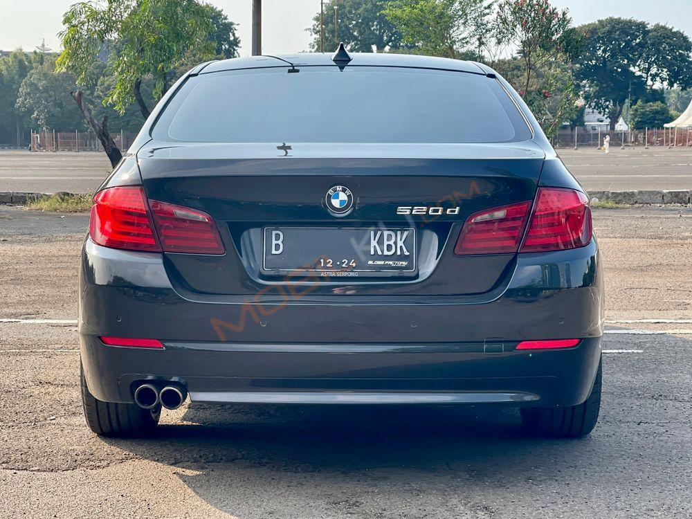 Mobil BMW 5 Series 2013