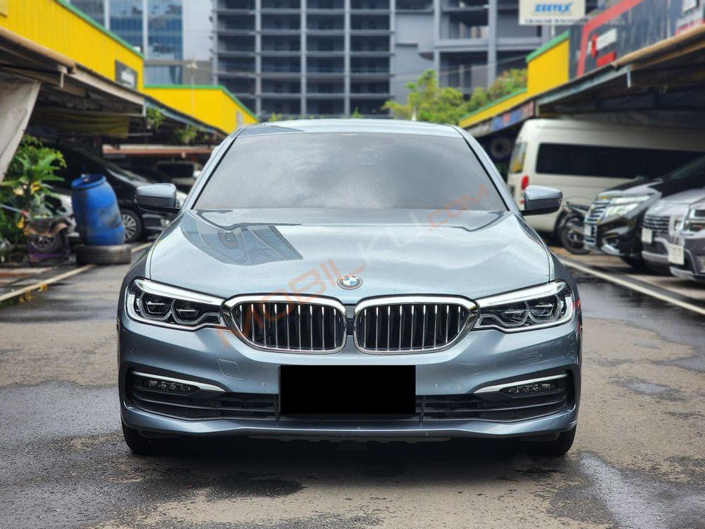 Mobil BMW 5 Series 2020