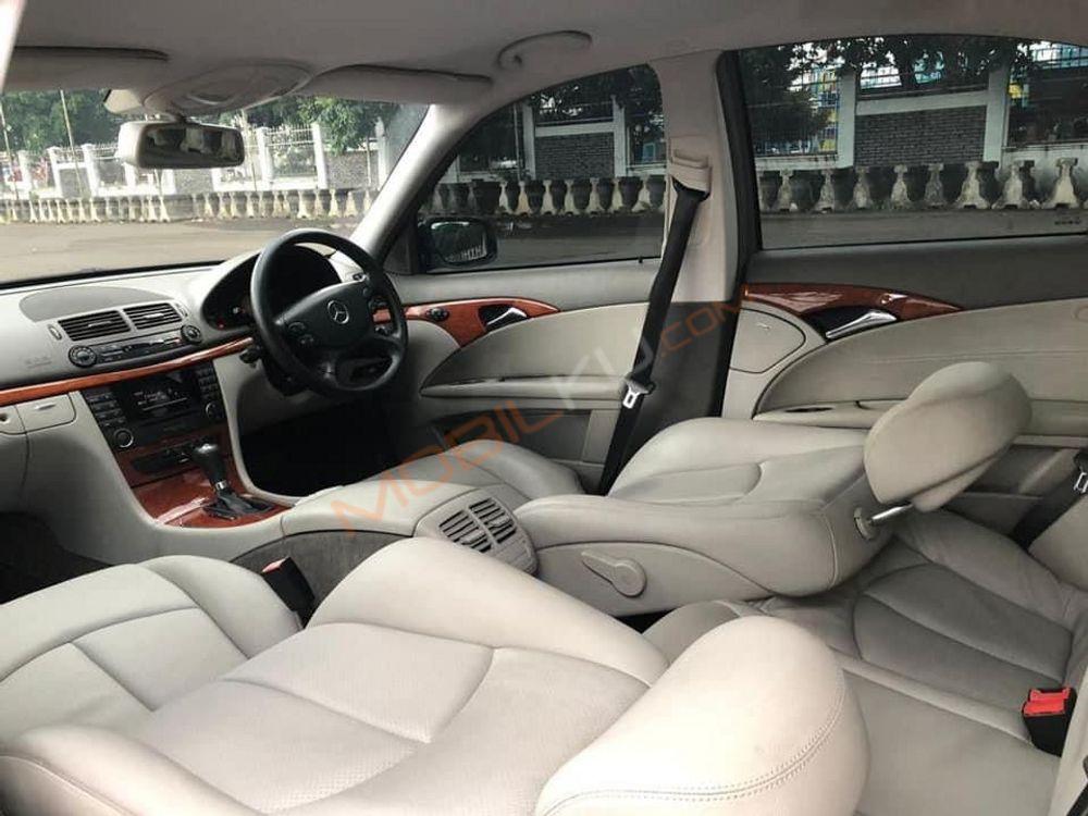 Mobil Mercedes-Benz E-Class 2007