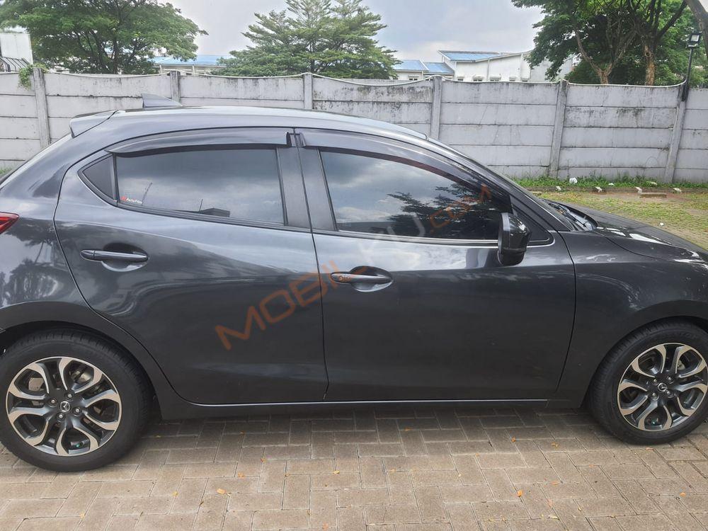 Mobil Mazda 2 Hatchback 2017