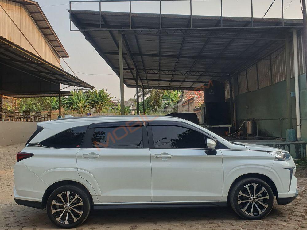 Mobil Toyota Veloz 2022