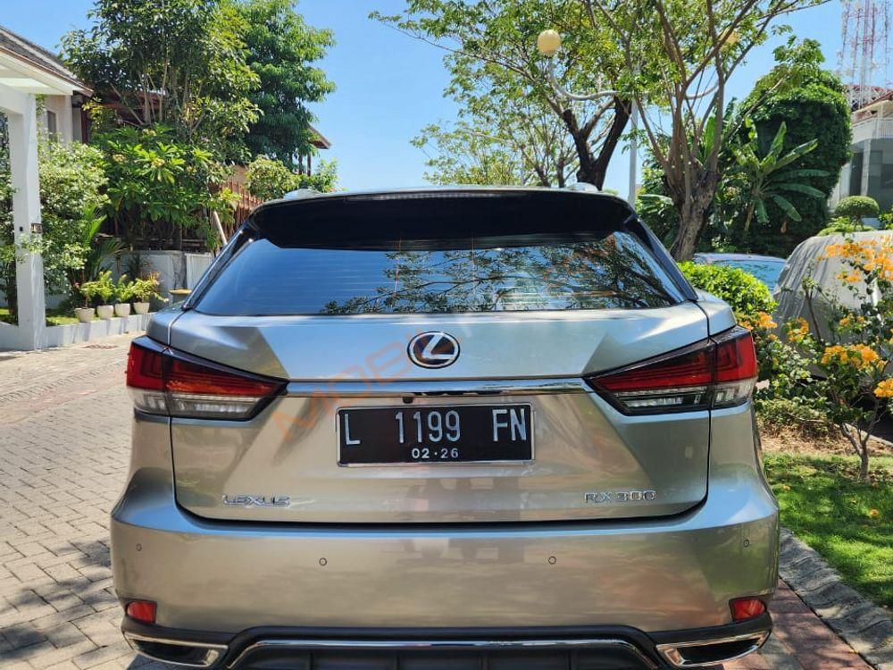 Mobil Lexus RX 2021