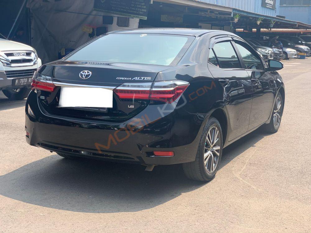 Mobil Toyota Corolla 2018