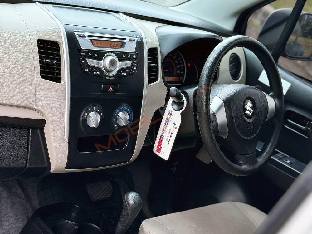 Mobil Suzuki Karimun Wagon R 2017
