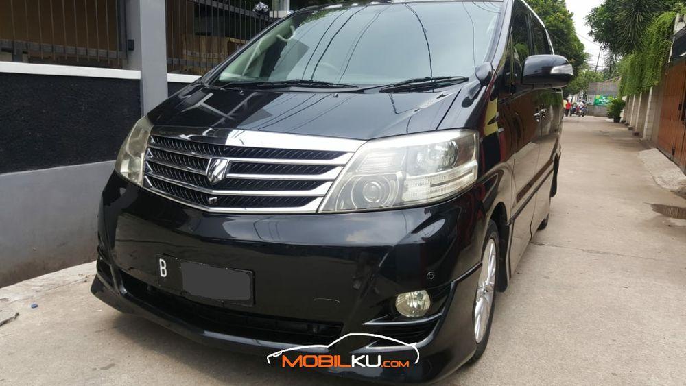 Mobil Toyota Alphard 2006