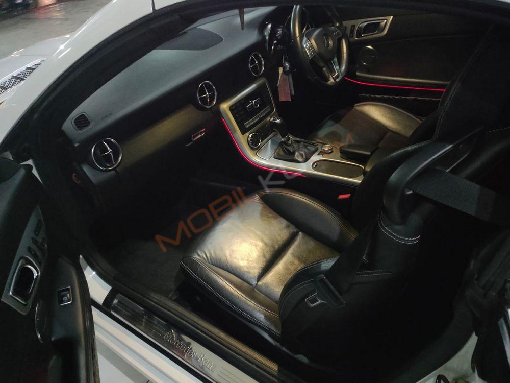Mobil Mercedes-Benz SLK 2012