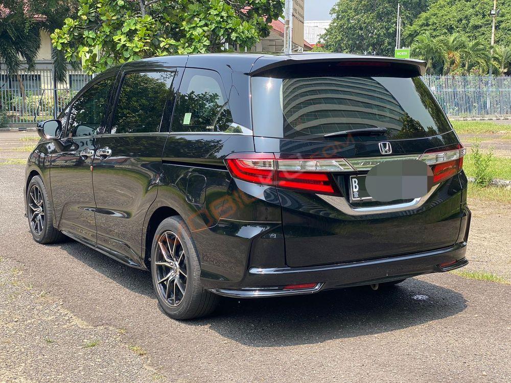 Mobil Honda Odyssey 2016