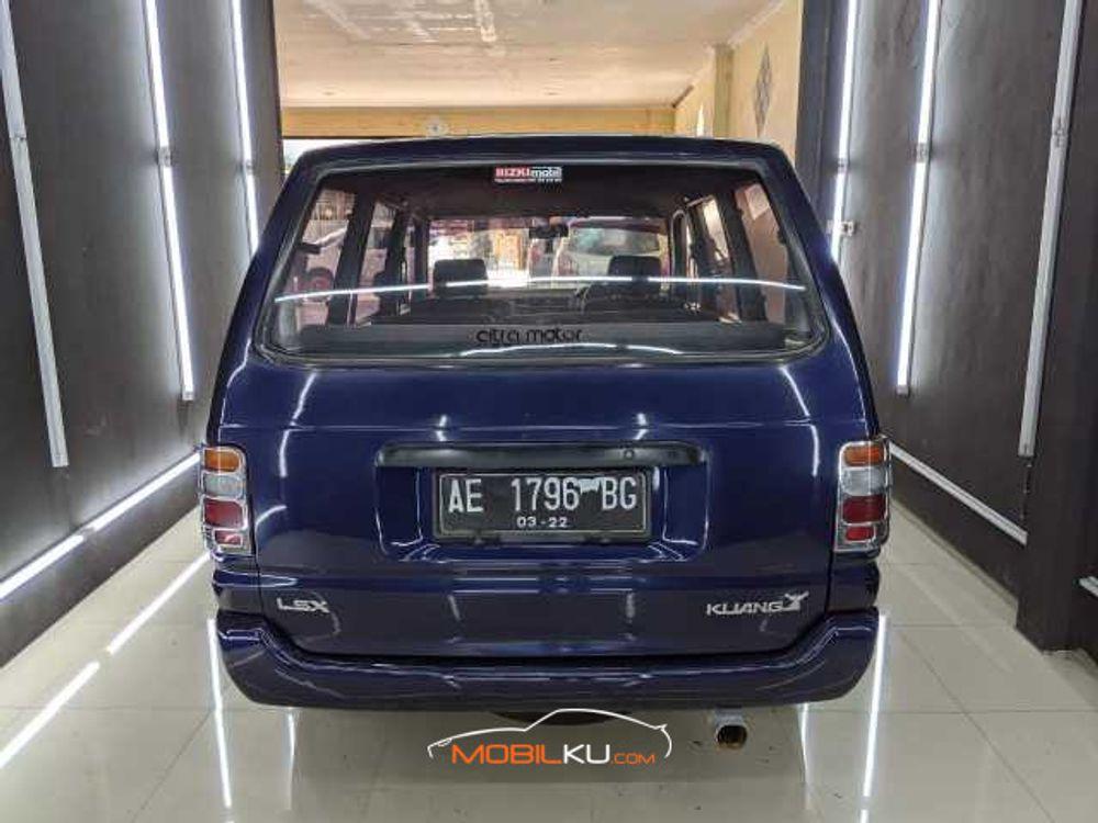 Mobil Toyota Kijang 1997