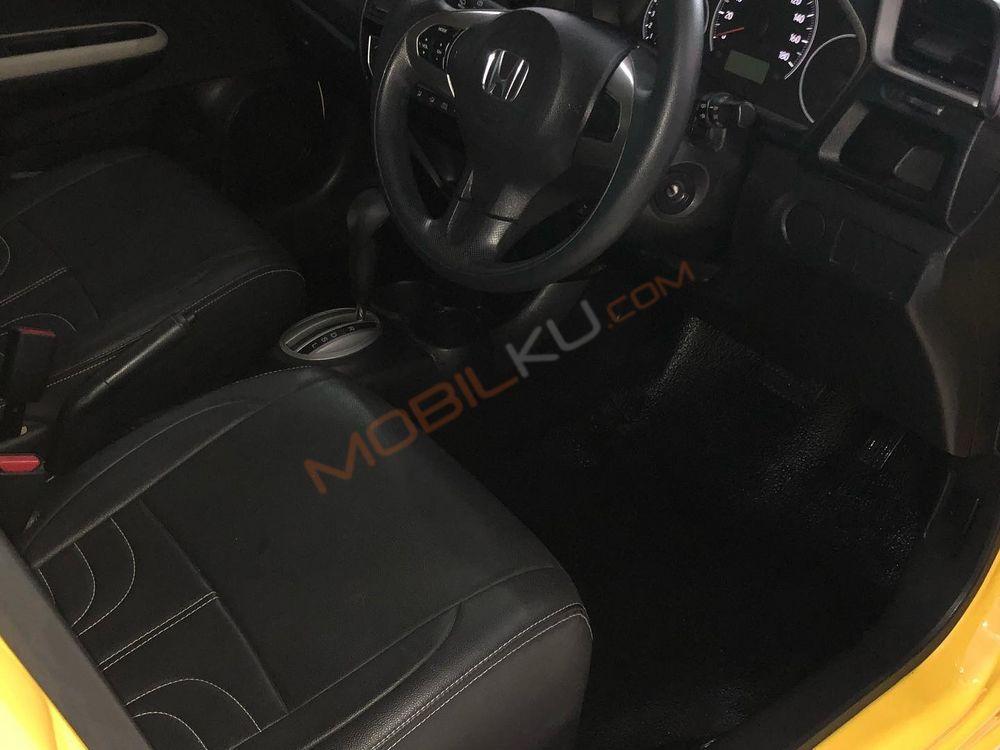 Mobil Honda Brio 2019